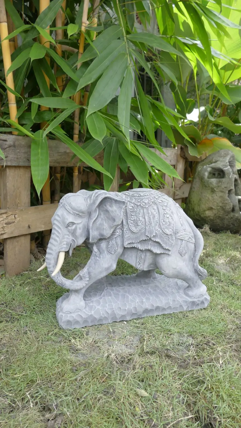 Artikelbild 1 des Artikels “Indra - Kleiner Elefant, nach links gebogen, 46,5cm L | Steinguss “